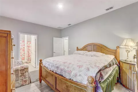 Bedroom - 309 E 13th St, Apopka, FL 32703 photo 2 of 6
