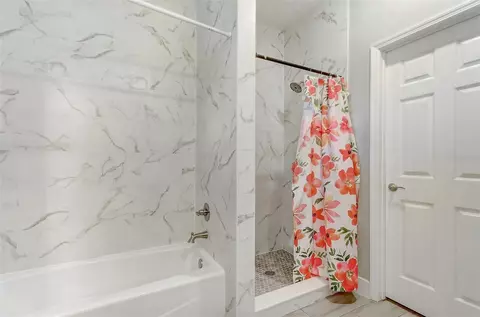 Bath - 309 E 13th St, Apopka, FL 32703 photo 4 of 5