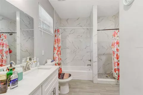 Bath - 309 E 13th St, Apopka, FL 32703 photo 3 of 5