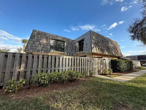 921 Royal Oak Blvd, Leesburg, FL 34748