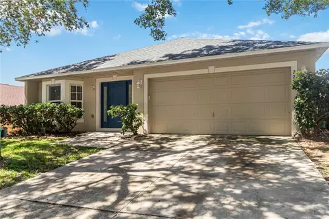 Exterior - 2225 Sandridge Cir, Eustis, FL 32726 photo 8 of 9