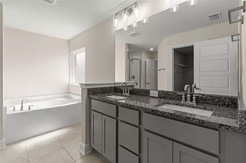 Bath - 7560 Bent Tree Loop, Saint Cloud, FL 34773 photo 1 of 4
