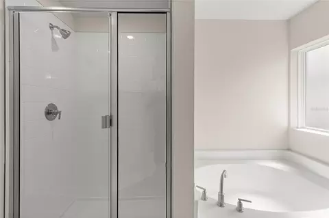 Bath - 7560 Bent Tree Loop, Saint Cloud, FL 34773 photo 3 of 4