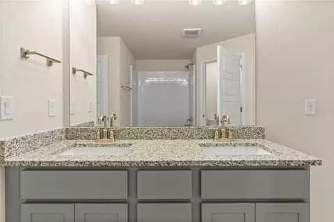 Bath - 7576 Bent Tree Loop, Saint Cloud, FL 34773 photo 2 of 4