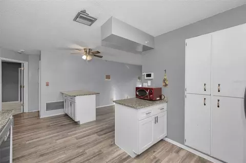 Kitchen - 14557 Apache Ave, Largo, FL 33774 photo 7 of 7