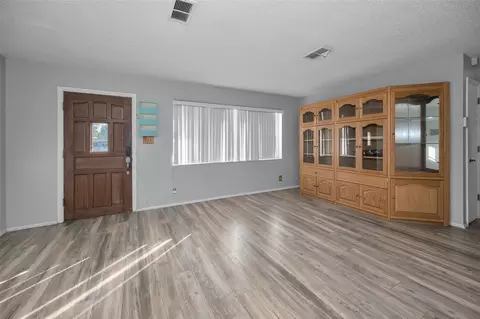 Living - 14557 Apache Ave, Largo, FL 33774 photo 6 of 9