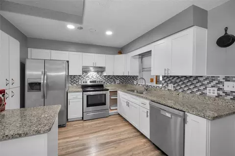 Kitchen - 14557 Apache Ave, Largo, FL 33774 photo 1 of 7