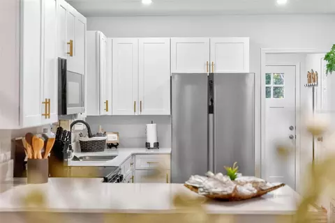 Kitchen - 1503 Granite State Ct, Mount Dora, FL 32757 photo 8 of 8