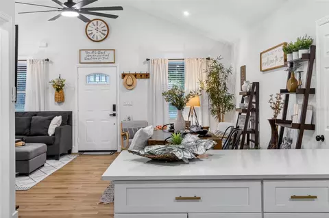 Entry Way - 1503 Granite State Ct, Mount Dora, FL 32757 photo 6 of 8