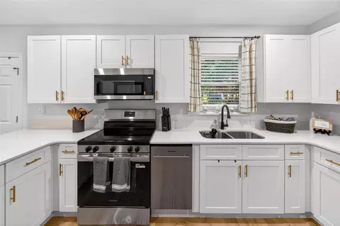 Kitchen - 1503 Granite State Ct, Mount Dora, FL 32757 photo 1 of 8