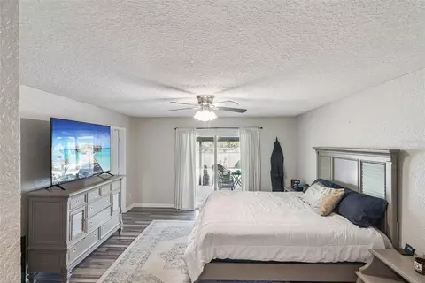 Bedroom - 30109 Coconut Ave, Eustis, FL 32736 photo 5 of 6