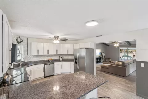 Kitchen - 30109 Coconut Ave, Eustis, FL 32736 photo 3 of 4
