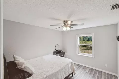 Bedroom - 30109 Coconut Ave, Eustis, FL 32736 photo 3 of 6