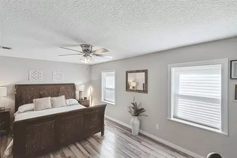 Bedroom - 30109 Coconut Ave, Eustis, FL 32736 photo 4 of 6
