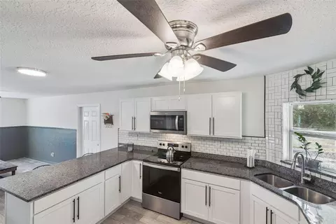 Kitchen - 30109 Coconut Ave, Eustis, FL 32736 photo 2 of 4