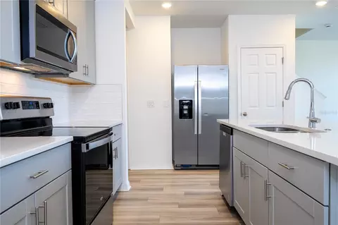 Kitchen - 4549 Burrowing Owl Loop, Saint Cloud, FL 34772 photo 3 of 9