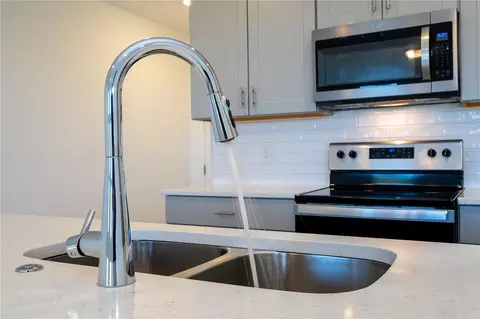 Kitchen - 4549 Burrowing Owl Loop, Saint Cloud, FL 34772 photo 6 of 9