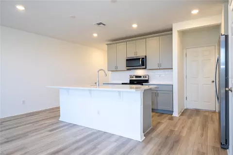 Kitchen - 4549 Burrowing Owl Loop, Saint Cloud, FL 34772 photo 5 of 9