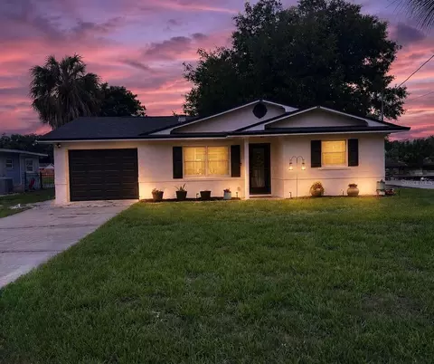 26625 Bimini Dr, Tavares, FL 32778