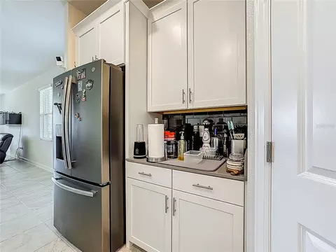 Kitchen - 4900 Lotta Ct, Saint Cloud, FL 34772 photo 5 of 7