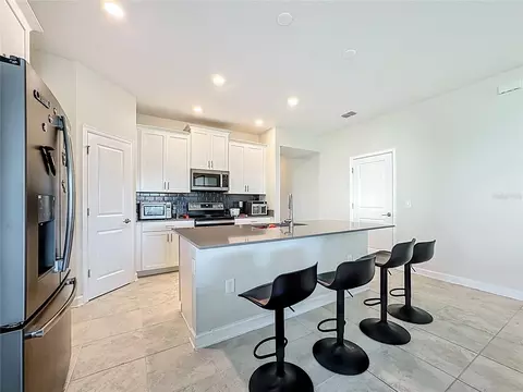 Kitchen - 4900 Lotta Ct, Saint Cloud, FL 34772 photo 6 of 7