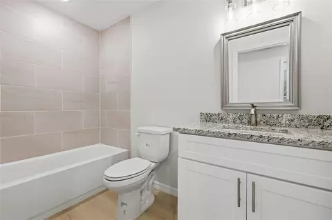 Bath - 2014 NE 3rd Pl, Gainesville, FL 32641 photo 1 of 1