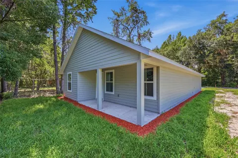Exterior - 2014 NE 3rd Pl, Gainesville, FL 32641 photo 4 of 5