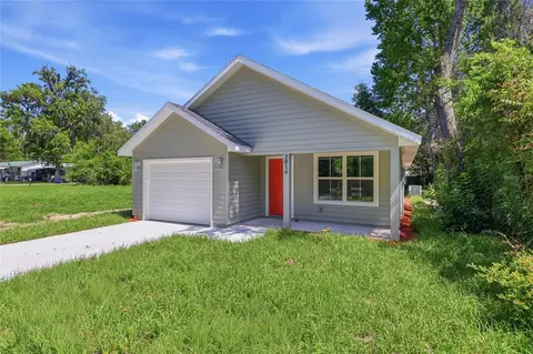 Exterior - 2014 NE 3rd Pl, Gainesville, FL 32641 photo 3 of 5