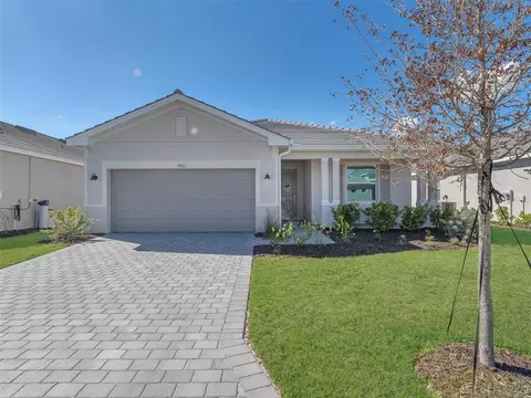 7961 Lakes Edge Ln, Port Charlotte, FL 33981