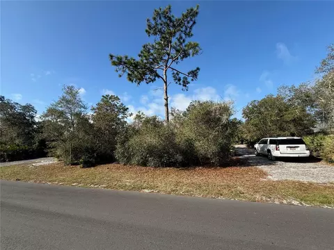8 Th Ave, Deland, FL 32724