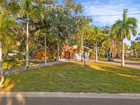 Exterior - 619 29th St E, Bradenton, FL 34208 photo 6 of 19