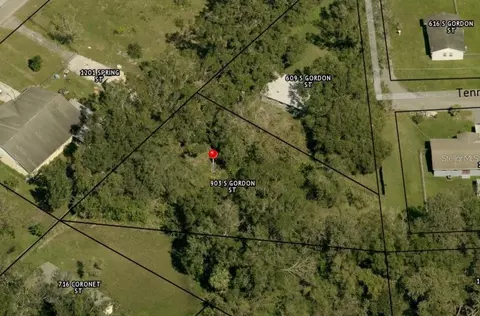 903 S Gordon St, Plant City, FL 33563