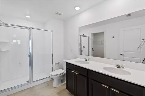 Bath - 292 Pineywoods St, Saint Cloud, FL 34772 photo 1 of 2