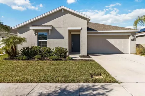 Exterior - 292 Pineywoods St, Saint Cloud, FL 34772 photo 2 of 10