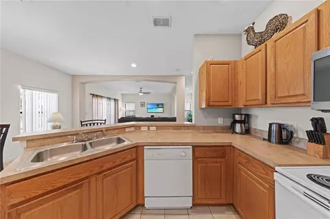 Kitchen - 114 Summer Place Loop, Clermont, FL 34714 photo 4 of 4