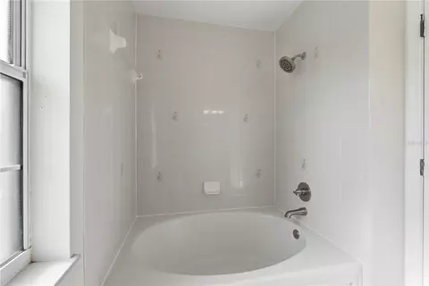 Bath - 7946 Juniper Rd, Ocala, FL 34480 photo 2 of 3