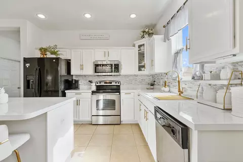 Kitchen - 3989 Eternity Cir, Saint Cloud, FL 34772 photo 2 of 3