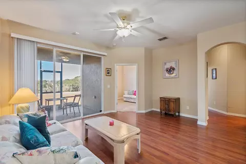 Living - 22019 Belgian Ct, Mount Dora, FL 32757 photo 2 of 3