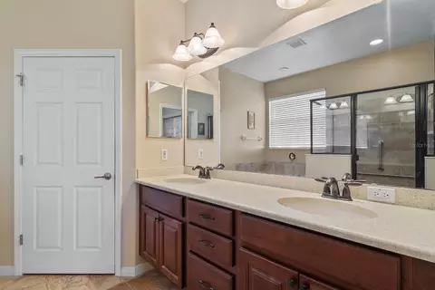 Bath - 22019 Belgian Ct, Mount Dora, FL 32757 photo 1 of 2