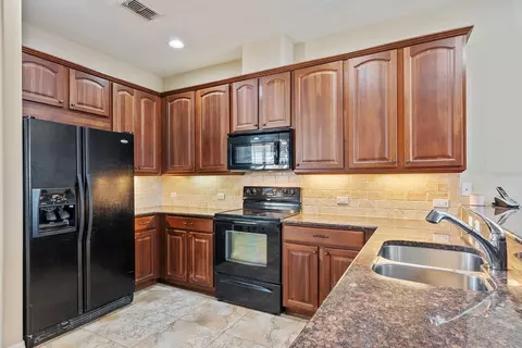 Kitchen - 22019 Belgian Ct, Mount Dora, FL 32757 photo 3 of 3