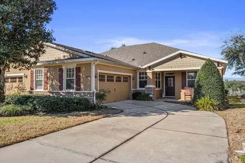 Exterior - 22019 Belgian Ct, Mount Dora, FL 32757 photo 2 of 6