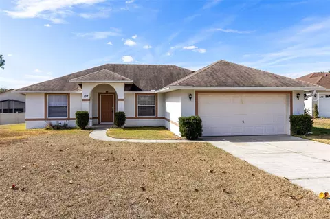 137 Country Lakes Cir, Groveland, FL 34736