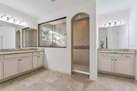 Bath - 6752 Trellis Vine Loop, Windermere, FL 34786 photo 1 of 3