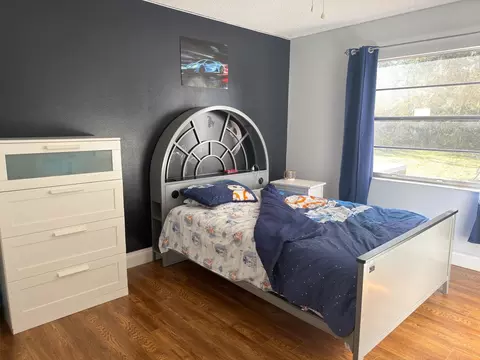 Bedroom - 2426 Gresham Dr, Orlando, FL 32807 photo 2 of 2