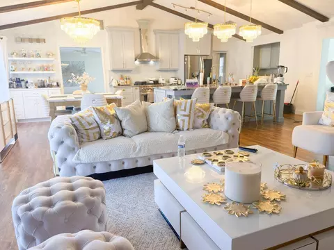 Living - 2426 Gresham Dr, Orlando, FL 32807 photo 2 of 10