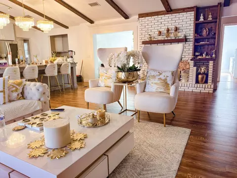 Living - 2426 Gresham Dr, Orlando, FL 32807 photo 7 of 10