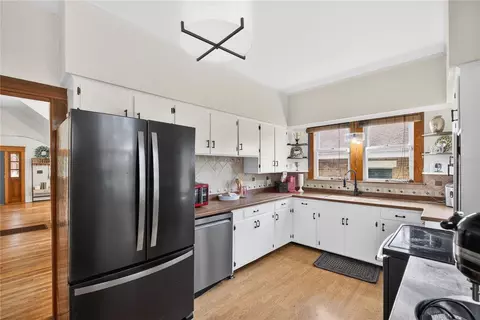 Kitchen - 1305 Washington Ave, Eustis, FL 32726 photo 1 of 4