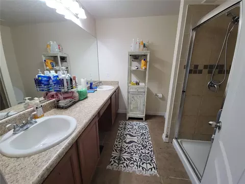 Bath - 2319 Aloha Bay Ct, Ocoee, FL 34761 photo 2 of 3
