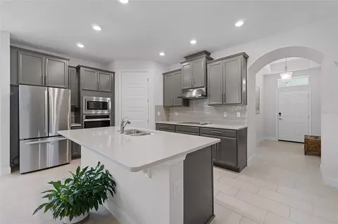 Kitchen - 2892 Monaghan Dr, Ormond Beach, FL 32174 photo 2 of 3