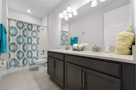 Bath - 2892 Monaghan Dr, Ormond Beach, FL 32174 photo 2 of 2
